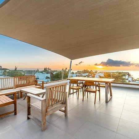 Penthouse 13 - One Bay Residence With Private Rooftop Terrace And Dip In Pool Pereybere Beach エクステリア 写真