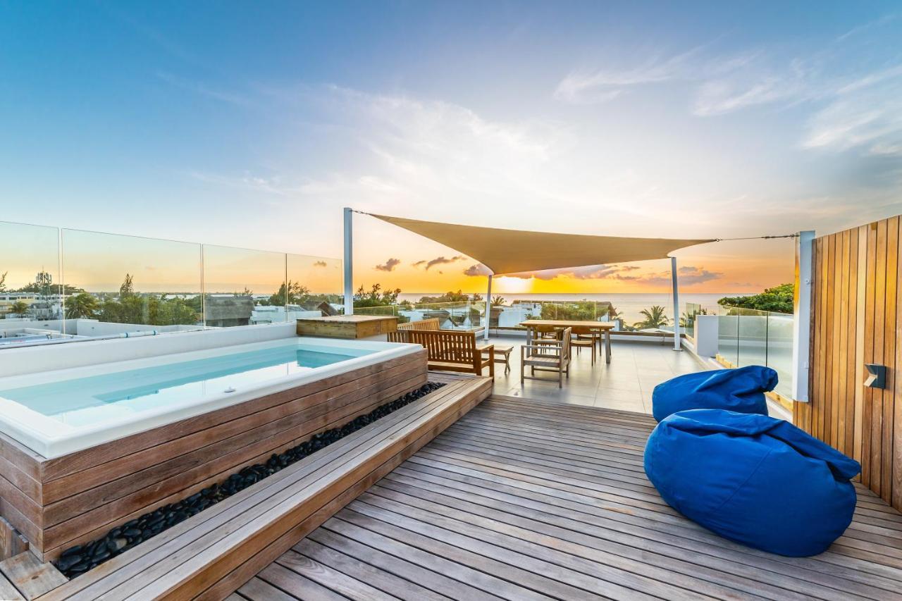 Penthouse 13 - One Bay Residence With Private Rooftop Terrace And Dip In Pool Pereybere Beach エクステリア 写真