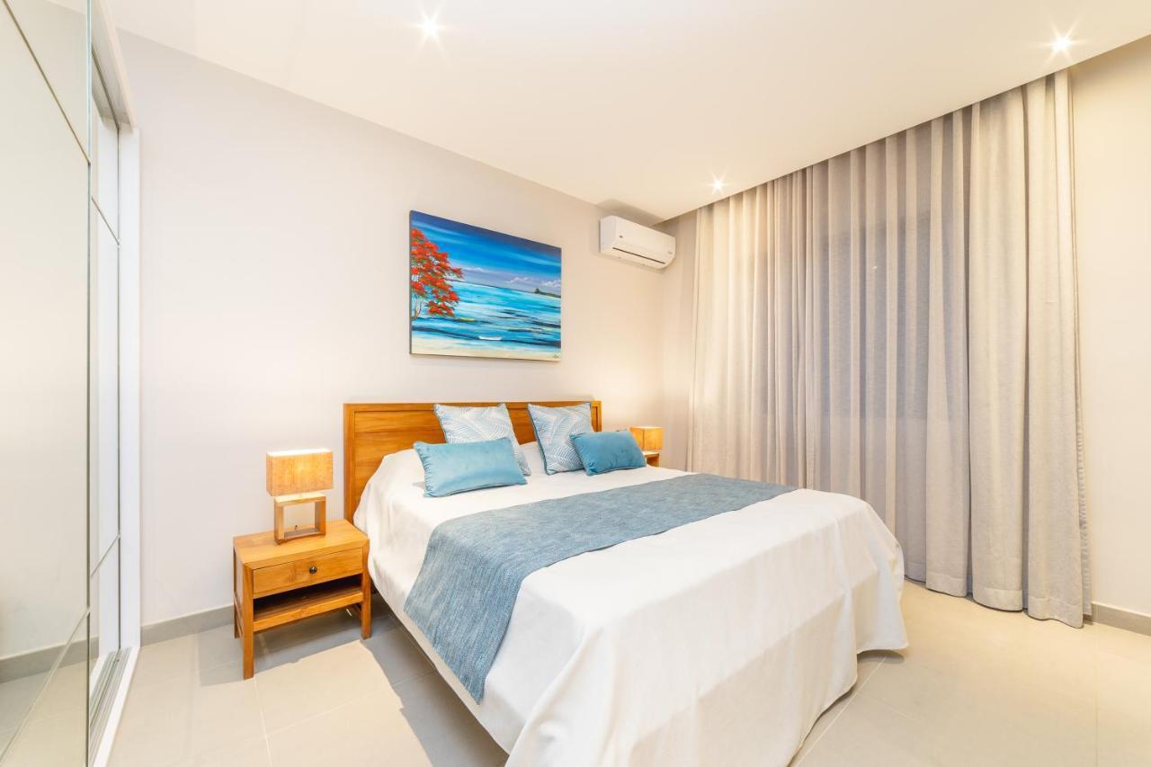 Penthouse 13 - One Bay Residence With Private Rooftop Terrace And Dip In Pool Pereybere Beach エクステリア 写真