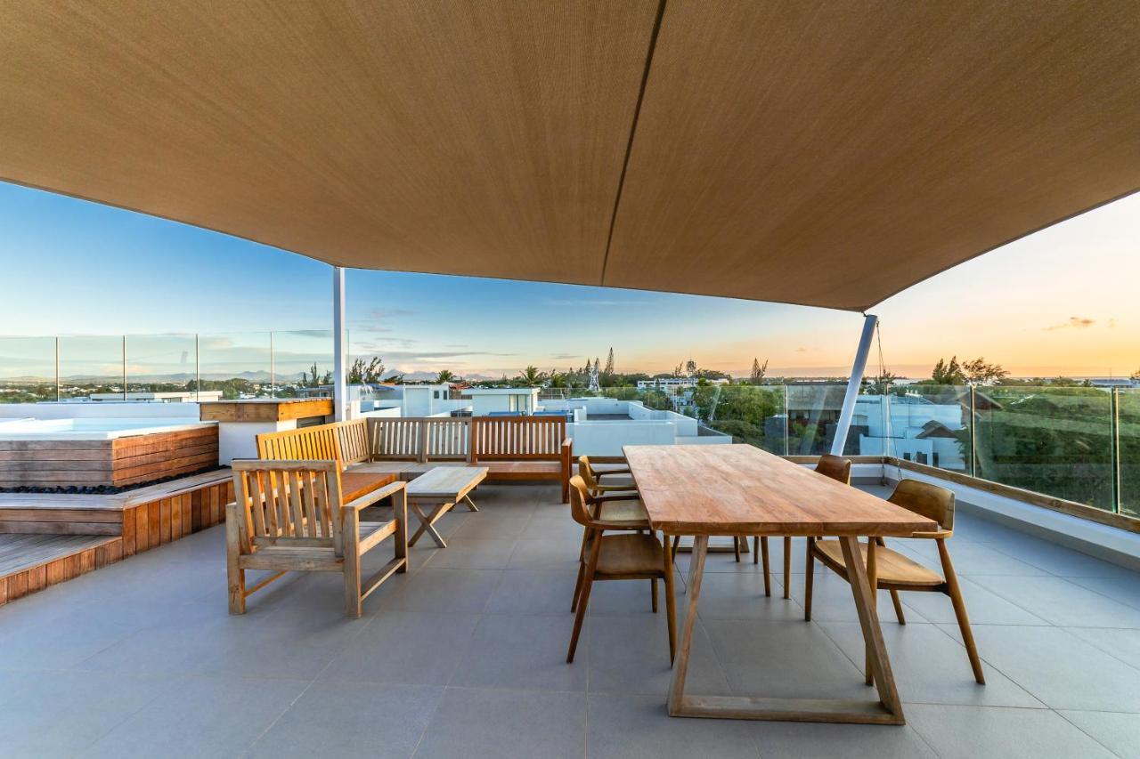 Penthouse 13 - One Bay Residence With Private Rooftop Terrace And Dip In Pool Pereybere Beach エクステリア 写真