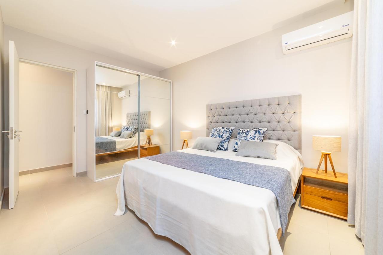 Penthouse 13 - One Bay Residence With Private Rooftop Terrace And Dip In Pool Pereybere Beach エクステリア 写真