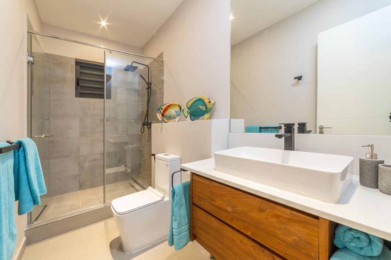 Penthouse 13 - One Bay Residence With Private Rooftop Terrace And Dip In Pool Pereybere Beach エクステリア 写真