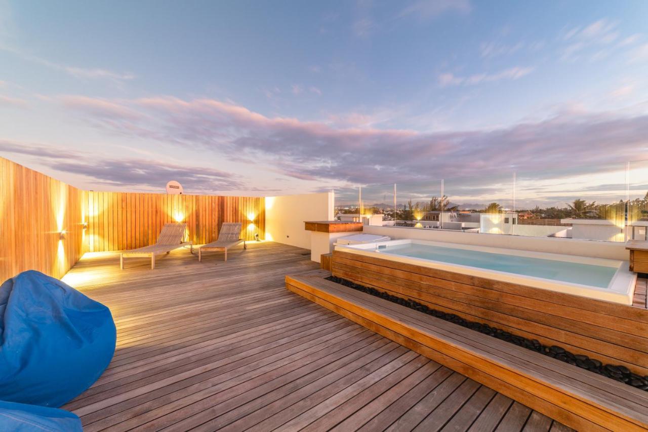 Penthouse 13 - One Bay Residence With Private Rooftop Terrace And Dip In Pool Pereybere Beach エクステリア 写真