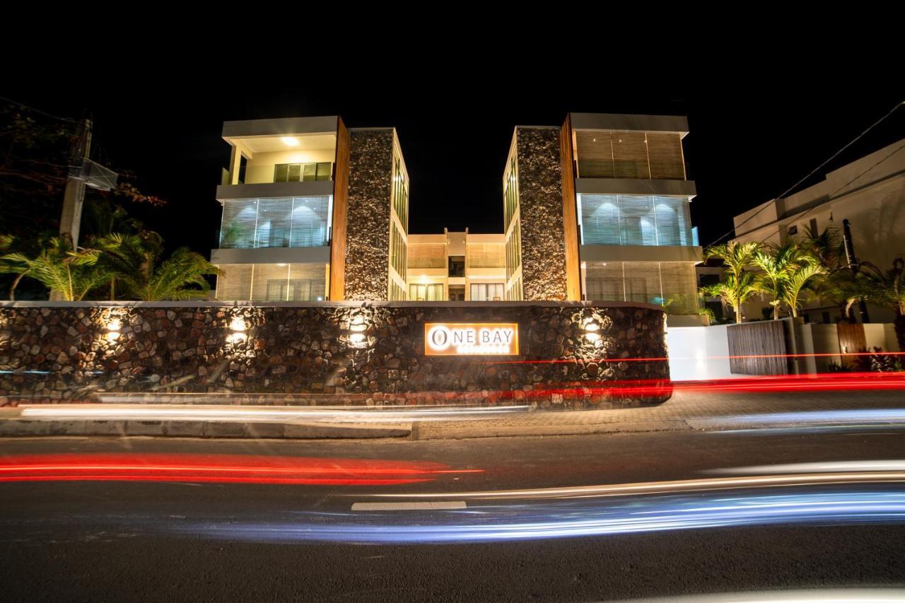 Penthouse 13 - One Bay Residence With Private Rooftop Terrace And Dip In Pool Pereybere Beach エクステリア 写真