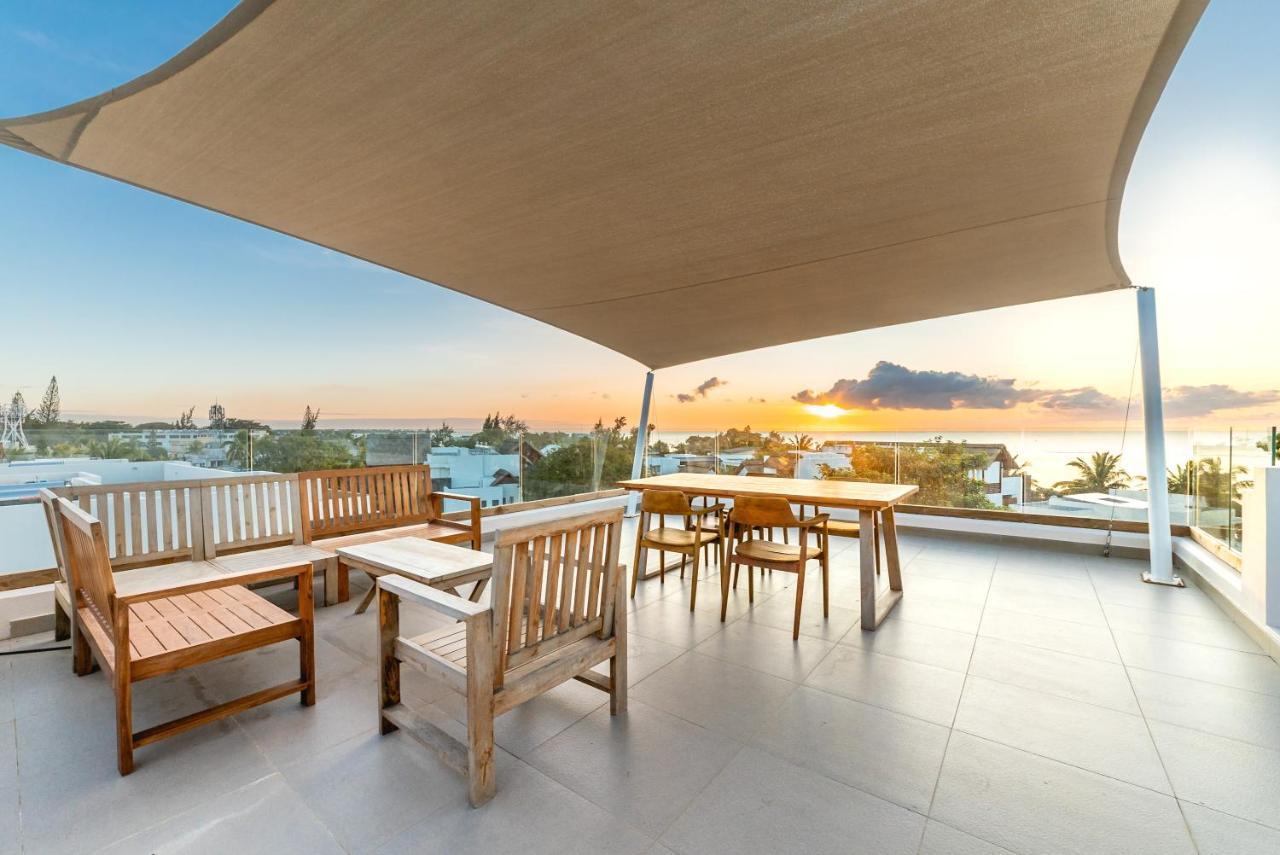 Penthouse 13 - One Bay Residence With Private Rooftop Terrace And Dip In Pool Pereybere Beach エクステリア 写真