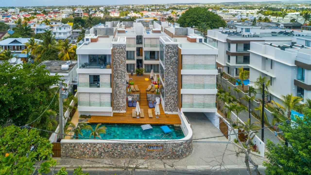Penthouse 13 - One Bay Residence With Private Rooftop Terrace And Dip In Pool Pereybere Beach エクステリア 写真