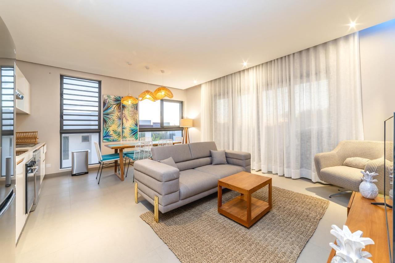 Penthouse 13 - One Bay Residence With Private Rooftop Terrace And Dip In Pool Pereybere Beach エクステリア 写真