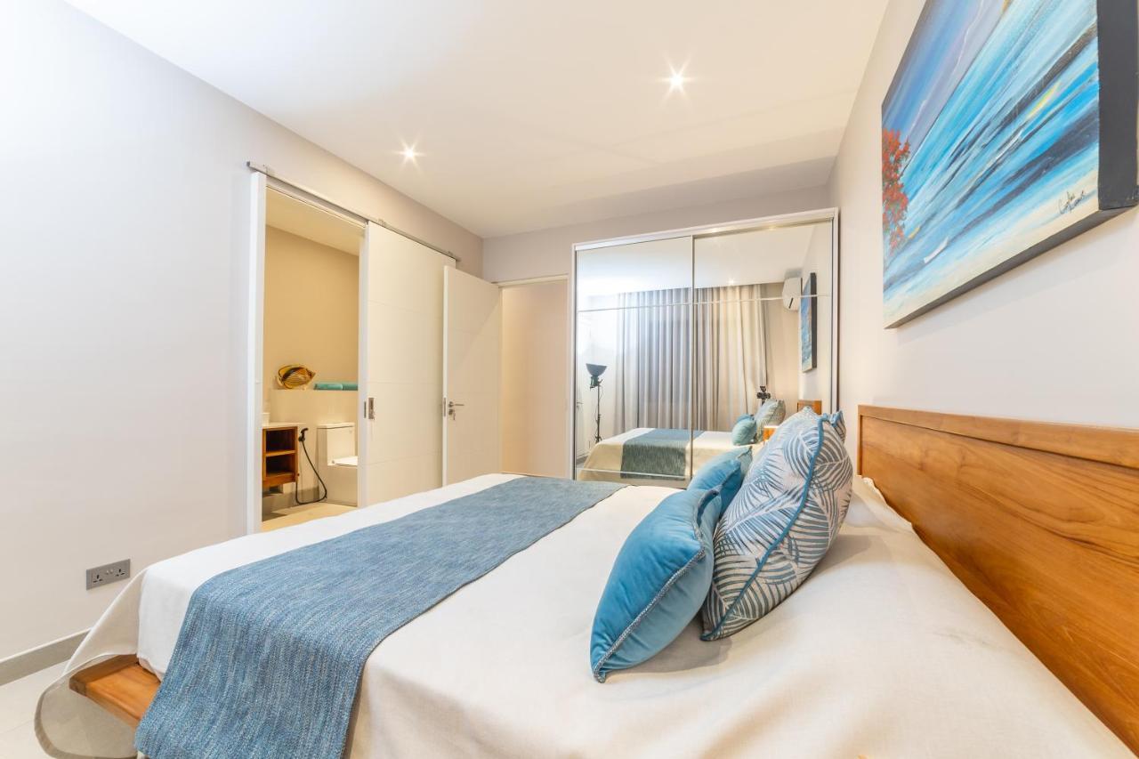 Penthouse 13 - One Bay Residence With Private Rooftop Terrace And Dip In Pool Pereybere Beach エクステリア 写真