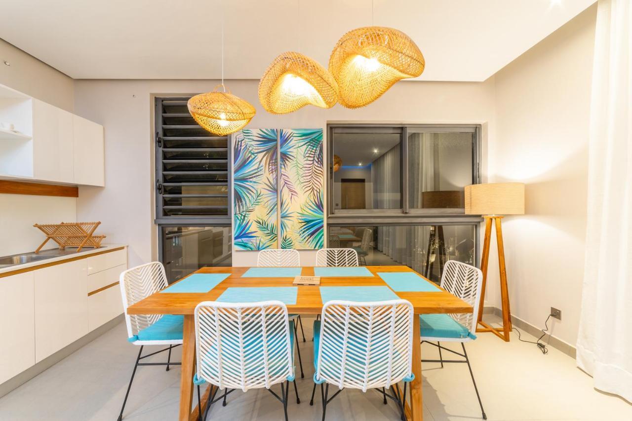 Penthouse 13 - One Bay Residence With Private Rooftop Terrace And Dip In Pool Pereybere Beach エクステリア 写真